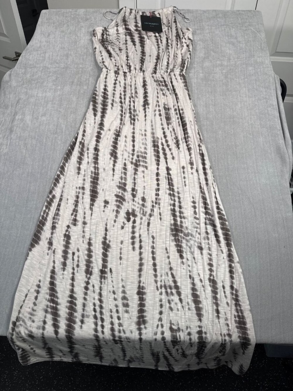 Cynthia Rowley Gray Tie-Dye Maxi Dress M Elastic Waist & Spaghetti Straps Travel - Picture 11 of 16